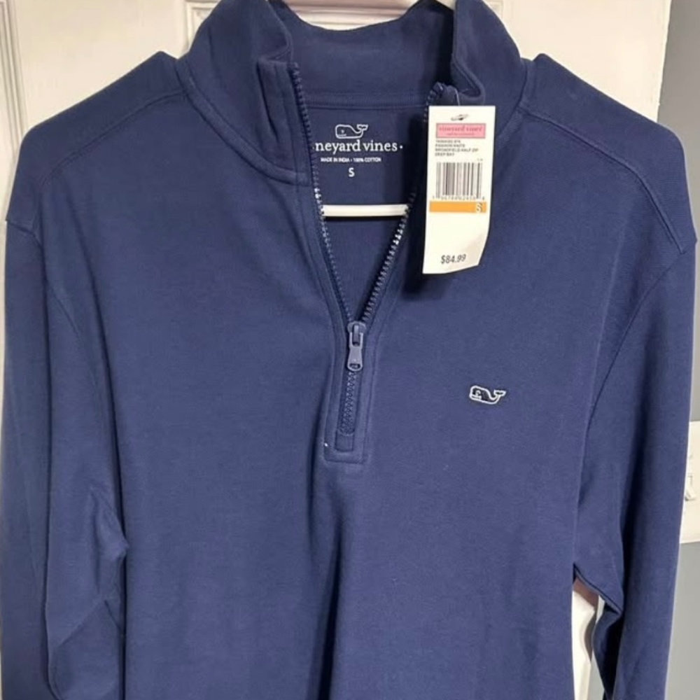 Vineyard Vines quarter zip- New